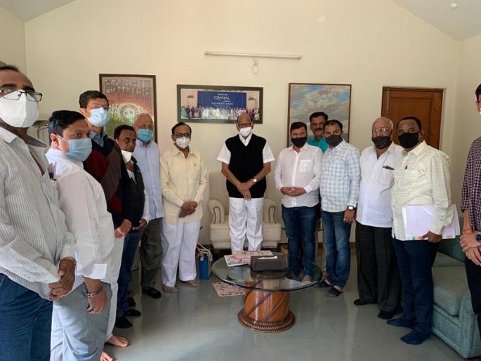 traders approached sharad pawar for land baramati latetst news | Baramati| बारामतीमधील ‘त्या’ जागेच्या प्रश्नासाठी व्यापाऱ्यांचे शरद पवार यांना साकडे traders approached sharad pawar for land baramati latetst news | Baramati| बारामतीमधील ‘त्या’ जागेच्या प्रश्नासाठी व्यापाऱ्यांचे शरद पवार यांना साकडे