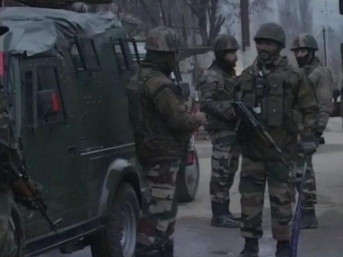 Encounter Breaks Out Between Security Forces, Terrorists At Baramulla | जम्मू काश्मीरमध्ये जवान आणि दहशतवाद्यांमध्ये चकमक सुरूच, बारामुल्लामध्ये इंटरनेट बंद Encounter Breaks Out Between Security Forces, Terrorists At Baramulla | जम्मू काश्मीरमध्ये जवान आणि दहशतवाद्यांमध्ये चकमक सुरूच, बारामुल्लामध्ये इंटरनेट बंद