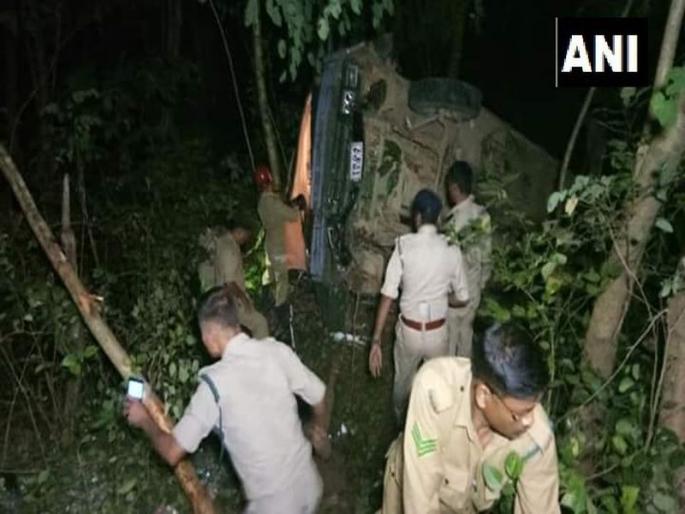 bus accident baramura hills area west tripura district least 29 personnel injured | त्रिपुरामध्ये बसचा भीषण अपघात, 29 जवान जखमी 