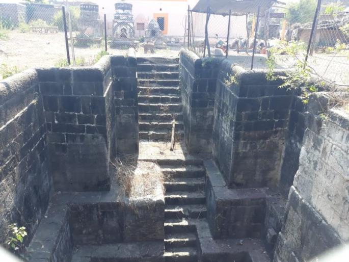 Heritage: A three storey well proving the antiquity of Sungaon | वारसा : सुनगावचे प्राचीनत्व सिद्ध करणारी तीन मजली विहीर Heritage: A three storey well proving the antiquity of Sungaon | वारसा : सुनगावचे प्राचीनत्व सिद्ध करणारी तीन मजली विहीर