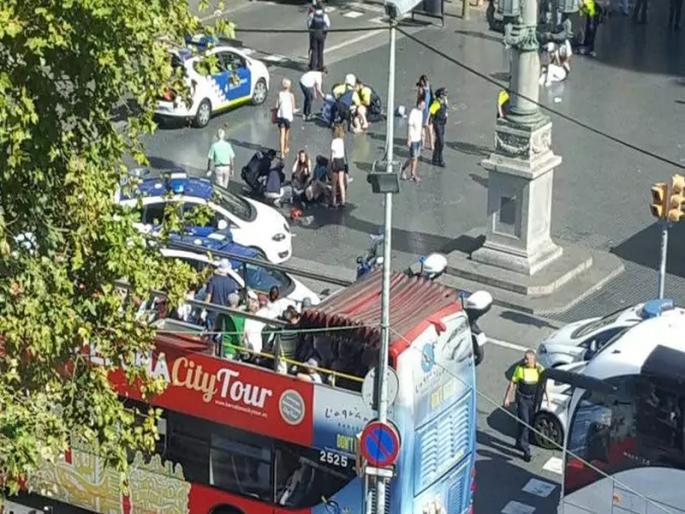 Terrorist attacks in Spain; 13 deaths | स्पेनमध्ये दहशतवादी हल्ल्यात 13 जणांचा मृत्यू, इसिसनं स्वीकारली जबाबदारी