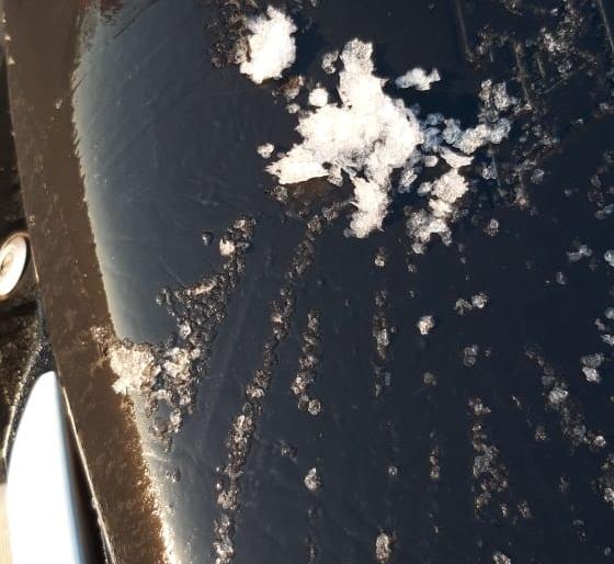 Snowflake in Kottul area: mercury is 5 degrees | कोतूळ परिसरात हिमकण : पारा ५ अंशावर Snowflake in Kottul area: mercury is 5 degrees | कोतूळ परिसरात हिमकण : पारा ५ अंशावर