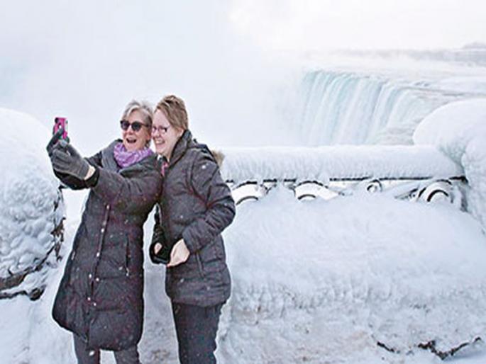 Snowball | बर्फाळा Snowball | बर्फाळा