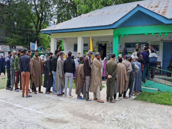 Lok Sabha Elections - After the removal of Article 370, Baramulla constituency broke the voting record of last 40 years | कलम ३७० हटल्यानंतर नवा रेकॉर्ड बनला; दहशतवाद्यांचा गड उद्ध्वस्त करून लोकशाही अवतरली