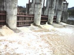 Nerdhamana barrage stuck in beurocrasy | नेरधामणा बॅरेज अडकले लालफितशाहीत;  कंत्राटदाराला सहा वर्ष विनादंड मुदत वाढ
