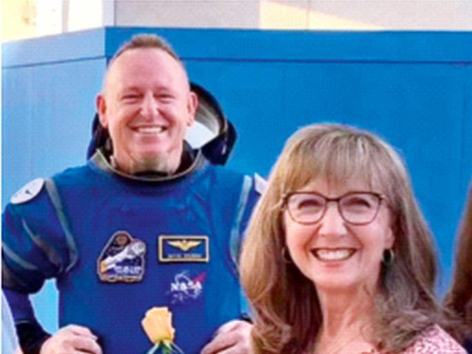 Astronaut Barry Wilmore's wife says he is a born warrior! | अंतराळवीर बॅरी विल्मोरची पत्नी म्हणते, तो जन्मत: योद्धा आहे! Astronaut Barry Wilmore's wife says he is a born warrior! | अंतराळवीर बॅरी विल्मोरची पत्नी म्हणते, तो जन्मत: योद्धा आहे!
