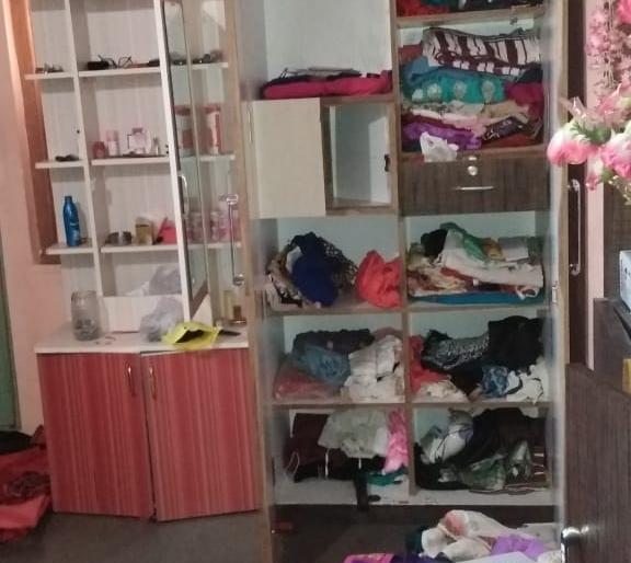 Barshi broke the professor home; Lakhs of two lakhs | बार्शीत प्राध्यापकाचे घर फोडले; दोन लाखांचा ऐवज लंपास Barshi broke the professor home; Lakhs of two lakhs | बार्शीत प्राध्यापकाचे घर फोडले; दोन लाखांचा ऐवज लंपास