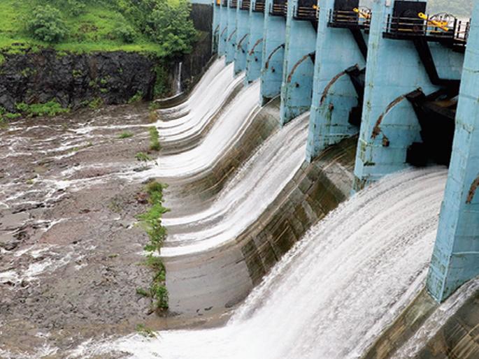 The lives of the villagers in the catchment area of Barvi are hanging | बारवीच्या पाणलोट क्षेत्रातील ग्रामस्थांचा जीव टांगणीला