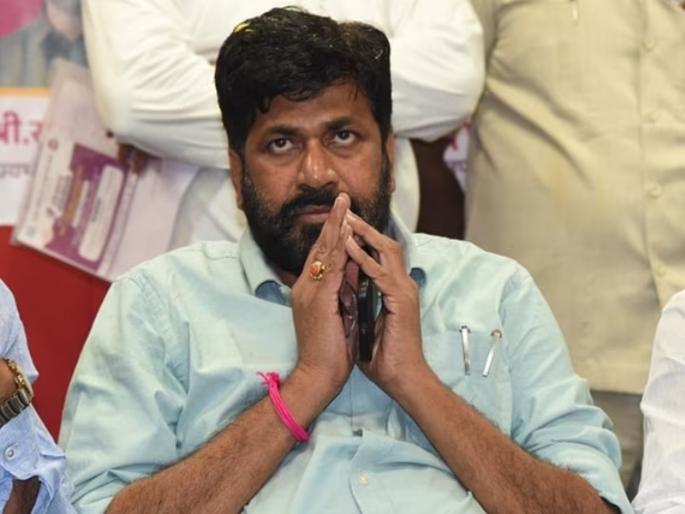 I am relinquishing my claim to the ministerial post, declares Bachhu Kadu | NDA च्या बैठकीसाठी गेलेल्या माजी मंत्री बच्चू कडूंनी दिल्लीत केली मोठी घोषणा I am relinquishing my claim to the ministerial post, declares Bachhu Kadu | NDA च्या बैठकीसाठी गेलेल्या माजी मंत्री बच्चू कडूंनी दिल्लीत केली मोठी घोषणा