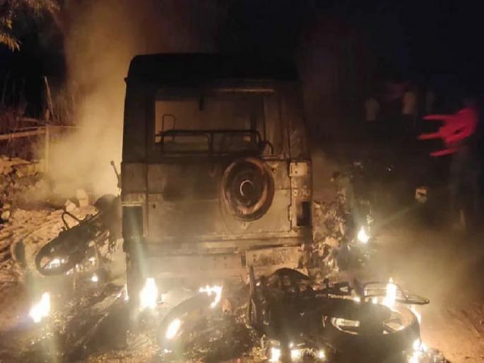 Stormy clashes and arson in two villages in jharkhand, a dispute over a football match, two brutally murdered | फुटबॉल सामन्यातील वादानंतर दोन गावात तुफान हाणामारी आणि जाळपोळ, दोघांची निर्घृण हत्या