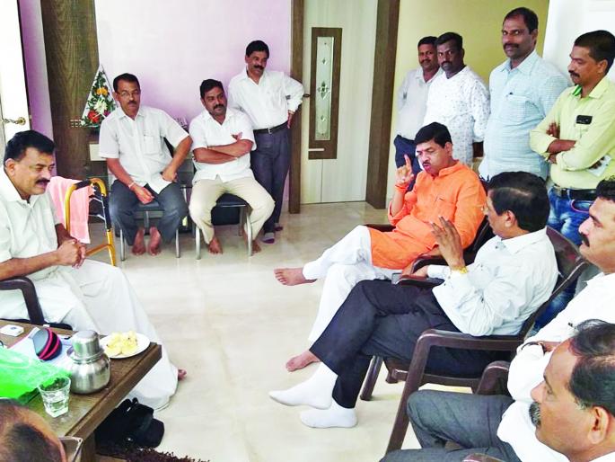 Ratnagiri: Shivsena again in love with Bhaskar Jadhav! | रत्नागिरी : शिवसेना पुन्हा भास्कर जाधव यांच्या प्रेमात! Ratnagiri: Shivsena again in love with Bhaskar Jadhav! | रत्नागिरी : शिवसेना पुन्हा भास्कर जाधव यांच्या प्रेमात!