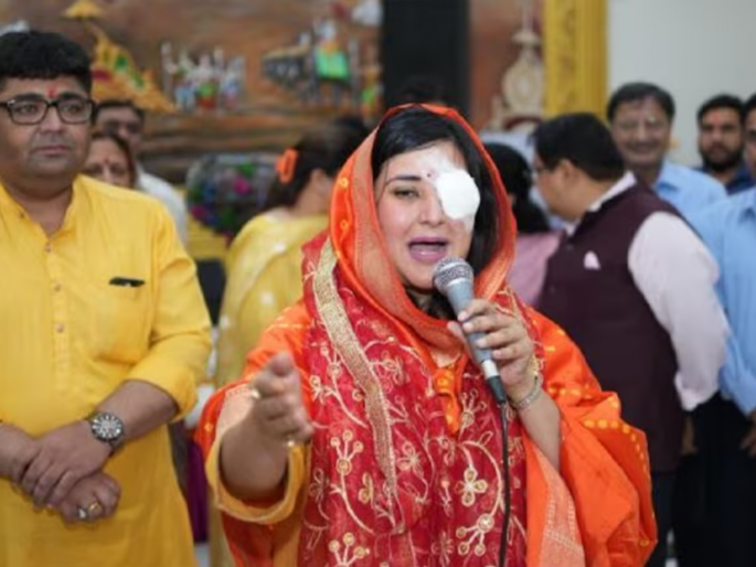 Lok Sabha Election 2024 bjp new delhi candidate bansuri swaraj injured during election campaign | Bansuri Swaraj : निवडणूक प्रचारादरम्यान जखमी झाल्या बांसुरी स्वराज; डोळ्याला दुखापत Lok Sabha Election 2024 bjp new delhi candidate bansuri swaraj injured during election campaign | Bansuri Swaraj : निवडणूक प्रचारादरम्यान जखमी झाल्या बांसुरी स्वराज; डोळ्याला दुखापत
