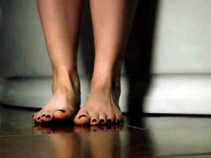 woman bathing in a hospital bathroom was molested by a wordboy pune crime news | हॉस्पिटलच्या बाथरूममध्ये स्नान करीत असलेल्या महिलेचा वॉर्डबॉयकडून विनयभंग woman bathing in a hospital bathroom was molested by a wordboy pune crime news | हॉस्पिटलच्या बाथरूममध्ये स्नान करीत असलेल्या महिलेचा वॉर्डबॉयकडून विनयभंग