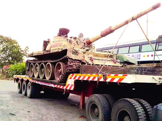 Shobha will increase the 'T-55 Bond Tank' of Bhusawal Railway main entrance | भुसावळ रेल्वे मुख्य प्रवेशद्वाराची ‘टी-५५ बॅटल टँक’ वाढविणार शोभा Shobha will increase the 'T-55 Bond Tank' of Bhusawal Railway main entrance | भुसावळ रेल्वे मुख्य प्रवेशद्वाराची ‘टी-५५ बॅटल टँक’ वाढविणार शोभा