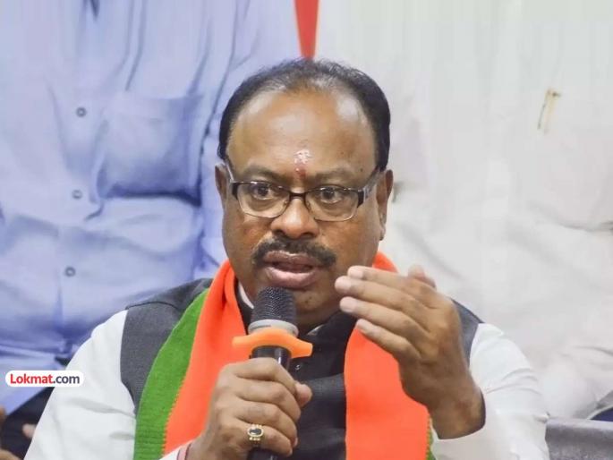 Revenue officers who helped the fraudster Ashok Kharat will have to go home: Chandrashekhar Bawankule | भोंदू अशोक खरातला मदत करणाऱ्या महसूल अधिकाऱ्यांना घरी जावे लागेल: चंद्रशेखर बावनकुळे Revenue officers who helped the fraudster Ashok Kharat will have to go home: Chandrashekhar Bawankule | भोंदू अशोक खरातला मदत करणाऱ्या महसूल अधिकाऱ्यांना घरी जावे लागेल: चंद्रशेखर बावनकुळे