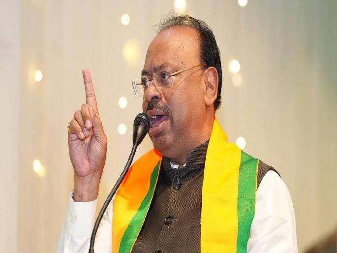 All your WhatsApp groups have been put under surveillance, I am keeping an eye on them - BJP leader Chandrashekhar Bawankule to party workers | चंद्रशेखर बावनकुळेंची भाजपा कार्यकर्त्यांना तंबी; "सर्वांचे व्हॉट्सअप ग्रुप सर्व्हेलन्सवर..." All your WhatsApp groups have been put under surveillance, I am keeping an eye on them - BJP leader Chandrashekhar Bawankule to party workers | चंद्रशेखर बावनकुळेंची भाजपा कार्यकर्त्यांना तंबी; "सर्वांचे व्हॉट्सअप ग्रुप सर्व्हेलन्सवर..."