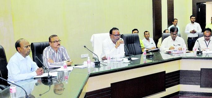 It is mandatory to use WCL sand for various constructions: Guardian Minister Bawankule | वेकोलिची रेती विविध बांधकामासाठी वापरणे बंधनकारक : पालकमंत्री बावनकुळे It is mandatory to use WCL sand for various constructions: Guardian Minister Bawankule | वेकोलिची रेती विविध बांधकामासाठी वापरणे बंधनकारक : पालकमंत्री बावनकुळे