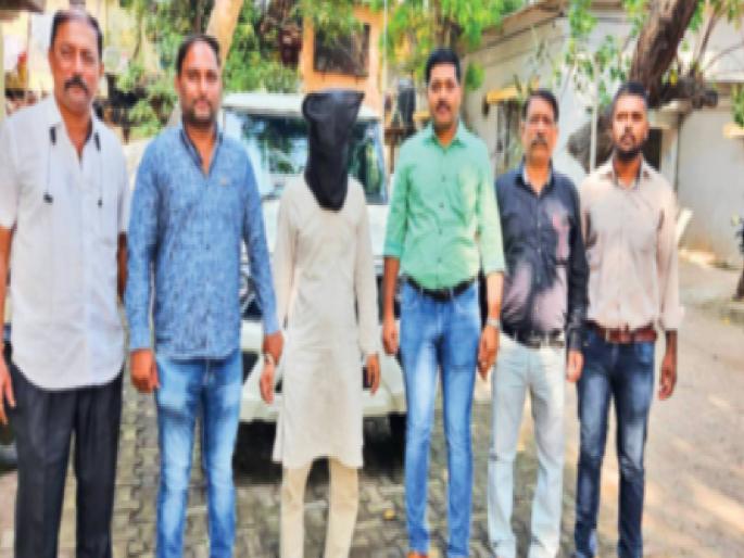 Mekle Ran to Bangladeshi; The agent was arrested, Bangladeshis were smuggled into India and forced to work | बांगलादेशींना माेकळे रान; एजंटला अटक, बांगलादेशींना भारतात घुसवून कामधंद्यालाही लावायचा Mekle Ran to Bangladeshi; The agent was arrested, Bangladeshis were smuggled into India and forced to work | बांगलादेशींना माेकळे रान; एजंटला अटक, बांगलादेशींना भारतात घुसवून कामधंद्यालाही लावायचा