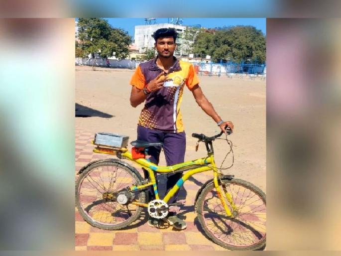 young man from yavatmal made e-cycle which covers 100 km range in one charging | नेताजीनगरातील रॅन्चोची कमाल, बनविली ई सायकल; १०० किलोमीटरची रेंज, बॅटरीची वॉरंटीही young man from yavatmal made e-cycle which covers 100 km range in one charging | नेताजीनगरातील रॅन्चोची कमाल, बनविली ई सायकल; १०० किलोमीटरची रेंज, बॅटरीची वॉरंटीही