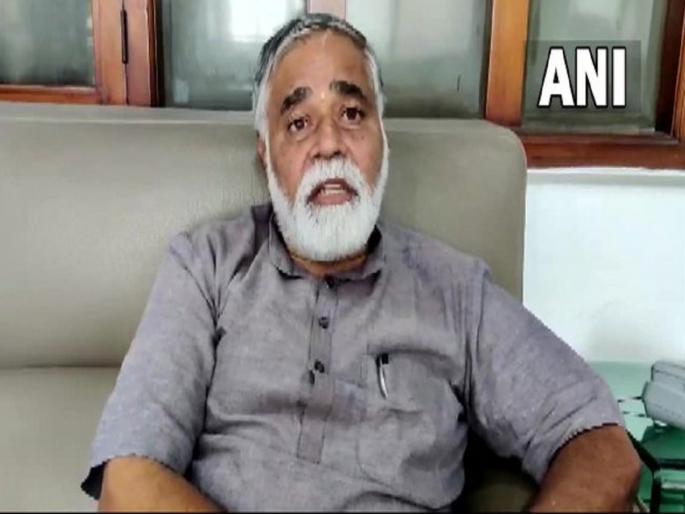 karnataka education minister bc nagesh on introducing bhagavad gita in syllabus | गुजरातनंतर कर्नाटकातील शाळांमध्येही भगवद्गीता शिकवली जाऊ शकते, शिक्षणमंत्र्यांचे संकेत