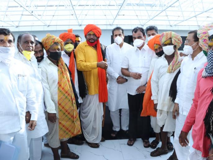 Instructions given by the Home Minister to the police for protection of attacks on shepherd | मेंढपाळांवरील हल्ल्याबाबत शासन गंभीर; संरक्षणासाठी पोलीस यंत्रणांना गृहमंत्र्यांनी दिल्या सूचना Instructions given by the Home Minister to the police for protection of attacks on shepherd | मेंढपाळांवरील हल्ल्याबाबत शासन गंभीर; संरक्षणासाठी पोलीस यंत्रणांना गृहमंत्र्यांनी दिल्या सूचना