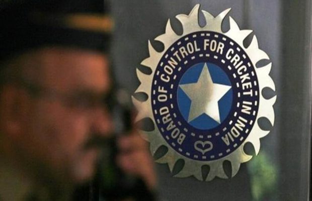 Sexual harassment of a woman made by BCCI official | shocking... अधिकाऱ्याने केले महिलेचे लैंगिक शोषण; बीसीसीआय गुंडाळले होते प्रकरण