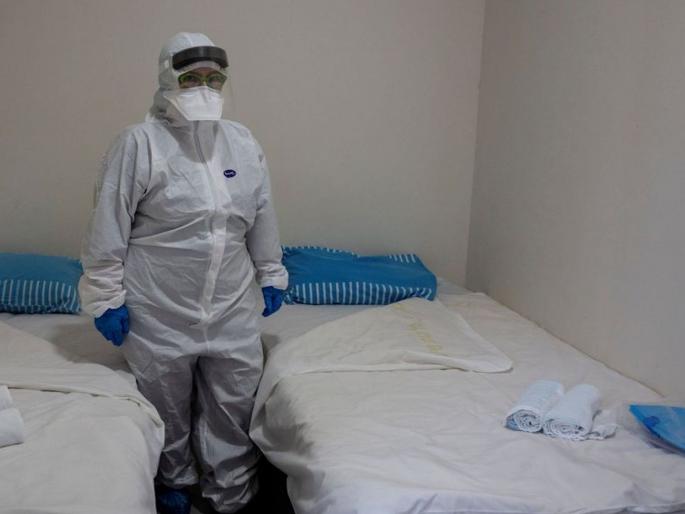 CoronaVirus Relatives' refusal to take Corona patient body | कोरोनाबाधिताचा मृतदेह ताब्यात घेण्यास नातेवाइकांचा नकार CoronaVirus Relatives' refusal to take Corona patient body | कोरोनाबाधिताचा मृतदेह ताब्यात घेण्यास नातेवाइकांचा नकार