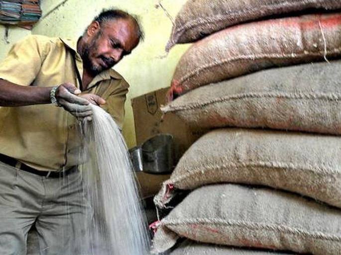 Export of rationing rice to Africa; 380 metric ton rice seized | रेशनिंगच्या तांदळाची आफ्रिकेत तस्करी; 380 मेट्रिक टन साठा जप्त Export of rationing rice to Africa; 380 metric ton rice seized | रेशनिंगच्या तांदळाची आफ्रिकेत तस्करी; 380 मेट्रिक टन साठा जप्त