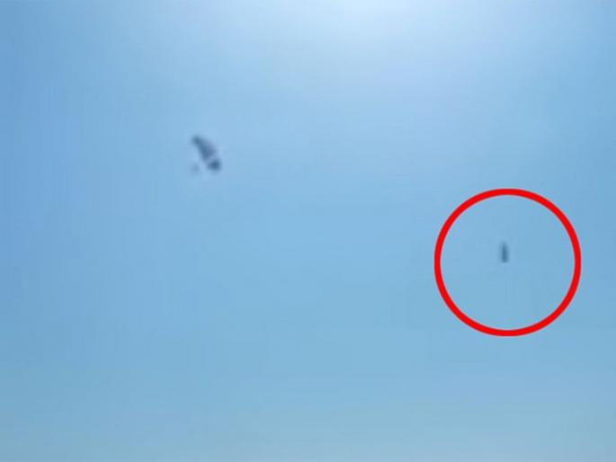 Girl celebrating 18th birthday plunges 1300ft to death along with skydiving instructor | १३०० फूट उंचीवर आकाशात साजरा करत होती १८वा बर्थडे आणि...