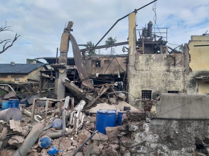 Reactor blast in Dombivli once again ?; The surrounding citizens were shaken by the loud noise | डोंबिवलीत पुन्हा एकदा रिऍक्टरचा स्फोट?; प्रचंड मोठ्या आवाजाने आसपासचे नागरिक हादरले Reactor blast in Dombivli once again ?; The surrounding citizens were shaken by the loud noise | डोंबिवलीत पुन्हा एकदा रिऍक्टरचा स्फोट?; प्रचंड मोठ्या आवाजाने आसपासचे नागरिक हादरले