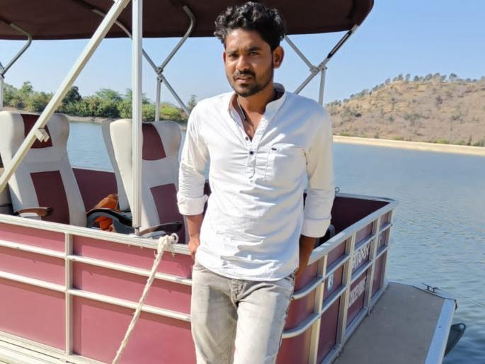 A 25-year-old youth died in a two-wheeler accident near an under-construction bridge in Motala | दुचाकी अपघातात २५ वर्षीय युवकाचा मृत्यू, मोताळा येथील निर्माणाधिन पुलाजवळील घटना A 25-year-old youth died in a two-wheeler accident near an under-construction bridge in Motala | दुचाकी अपघातात २५ वर्षीय युवकाचा मृत्यू, मोताळा येथील निर्माणाधिन पुलाजवळील घटना