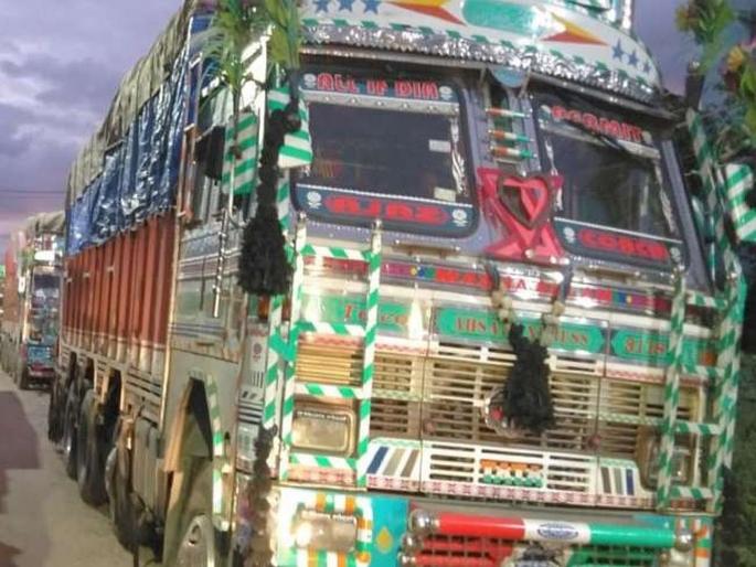 Onion truck returned from Nepal border; Impact of ban on exports | Onion Export : कांद्याचे ट्रक नेपाळ सीमेवरून माघारी पाठविले; निर्यातीवर बंदीचा परिणाम Onion truck returned from Nepal border; Impact of ban on exports | Onion Export : कांद्याचे ट्रक नेपाळ सीमेवरून माघारी पाठविले; निर्यातीवर बंदीचा परिणाम