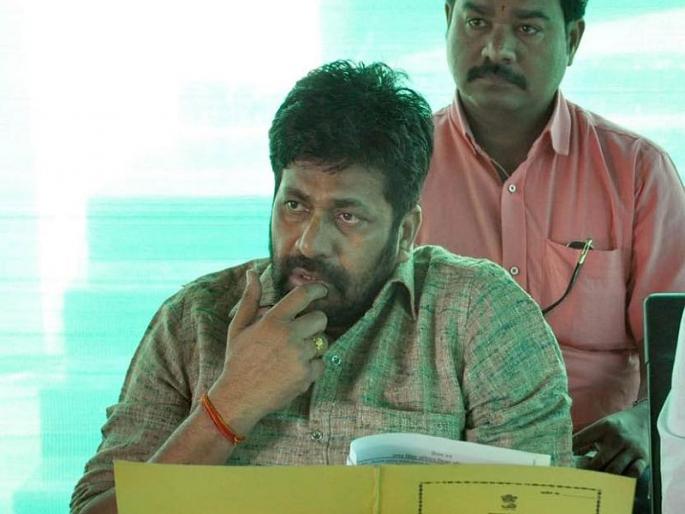 We will take action on the fee-paying English schools, Education Minister bachu kadu warns MMG | Video : फी दरवाढ करणाऱ्या इंग्रजी शाळांवर कारवाई करू, शिक्षणमंत्र्यांचा इशारा We will take action on the fee-paying English schools, Education Minister bachu kadu warns MMG | Video : फी दरवाढ करणाऱ्या इंग्रजी शाळांवर कारवाई करू, शिक्षणमंत्र्यांचा इशारा