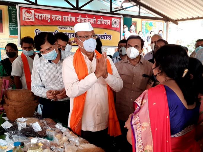 Umed Abhiyan in the hands of a private company, a clear indication of Abdul Sattar | उमेद अभियान खाजगी कंपनीच्या हातात, अब्दूल सत्तार यांचे स्पष्ट संकेत Umed Abhiyan in the hands of a private company, a clear indication of Abdul Sattar | उमेद अभियान खाजगी कंपनीच्या हातात, अब्दूल सत्तार यांचे स्पष्ट संकेत