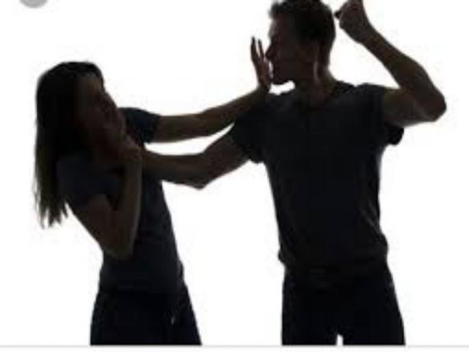 Threatening throw acid and beaten young women ; Incidents in the pashan | तरुणीला मारहाण करुन अॅसिड फेकण्याची धमकी; पाषाणमधील घटना Threatening throw acid and beaten young women ; Incidents in the pashan | तरुणीला मारहाण करुन अॅसिड फेकण्याची धमकी; पाषाणमधील घटना