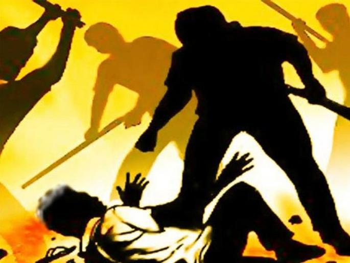 group of 10 to 12 beats 3 persons in miraroad | श्वानाला शौचास उभे करण्यास विरोध केल्याने बेदम मारहाण group of 10 to 12 beats 3 persons in miraroad | श्वानाला शौचास उभे करण्यास विरोध केल्याने बेदम मारहाण