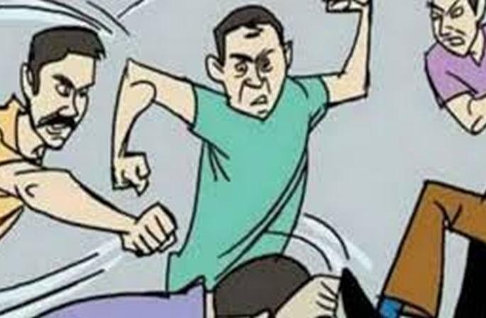 Beatings in court premises; case Filed | न्यायालयाच्या आवारात मारहाण; गुन्हा दाखल