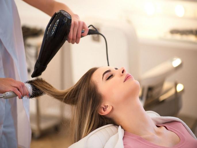 They also stole women's clothes theft in beauty parlour pune crime news | पुण्यात ब्युटी पार्लरवर हात साफ करत महिलांचे कपडेही चोरले They also stole women's clothes theft in beauty parlour pune crime news | पुण्यात ब्युटी पार्लरवर हात साफ करत महिलांचे कपडेही चोरले