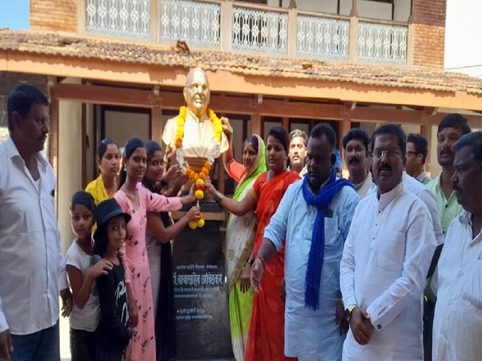 will not go to the village till then, Determination of Ambedkari community in Bedg at Mangaon | ..तोपर्यत गावात जाणार नाही, बेडगमधील आंबेडकरी समाजाचा माणगावात निर्धार will not go to the village till then, Determination of Ambedkari community in Bedg at Mangaon | ..तोपर्यत गावात जाणार नाही, बेडगमधील आंबेडकरी समाजाचा माणगावात निर्धार