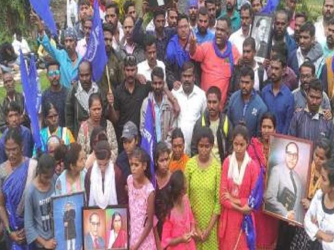 Welcome Arch Controversy: Elderly Protester Dies in Bedg-Mumbai Long March | स्वागत कमान वाद: बेडग-मुंबई लाँगमार्चमधील वृद्ध आंदोलकाचा मृत्यू Welcome Arch Controversy: Elderly Protester Dies in Bedg-Mumbai Long March | स्वागत कमान वाद: बेडग-मुंबई लाँगमार्चमधील वृद्ध आंदोलकाचा मृत्यू