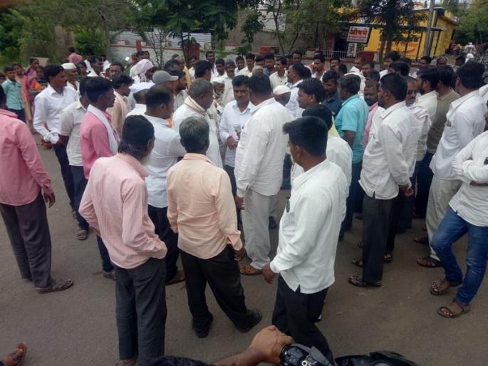 Suspected death of woman at Desur; Police take husband into custody | देसुर येथे महिलेचा संशयास्पद मृत्यू; पोलिसांनी पतीस घेतले ताब्यात Suspected death of woman at Desur; Police take husband into custody | देसुर येथे महिलेचा संशयास्पद मृत्यू; पोलिसांनी पतीस घेतले ताब्यात