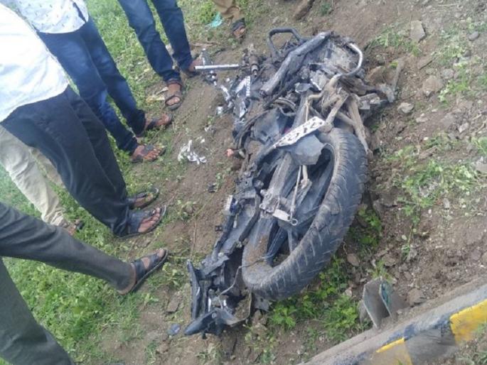 Accident Day! Five killed in four road accidents in Beed district | अपघातवार ! बीड जिल्ह्यात चार अपघातात पाच ठार