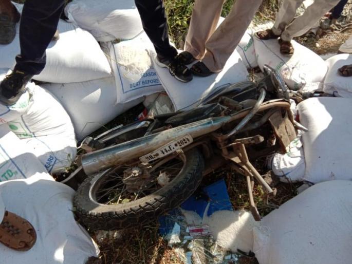 four dead in a road accident near majalgaon parbhani road | माजलगाव-परभणी रोडवर भीषण अपघात, 4 जणांचा मृत्यू four dead in a road accident near majalgaon parbhani road | माजलगाव-परभणी रोडवर भीषण अपघात, 4 जणांचा मृत्यू