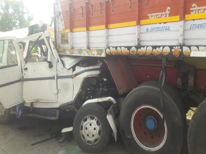 Mourning spreads over Niwadungwadi after the death of 7 persons of the same family | एकाच कुटुंबातील ७ जणांच्या मृत्युनंतर निवडुंगवाडीवर पसरली शोककळा Mourning spreads over Niwadungwadi after the death of 7 persons of the same family | एकाच कुटुंबातील ७ जणांच्या मृत्युनंतर निवडुंगवाडीवर पसरली शोककळा