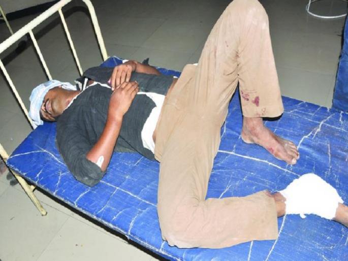 Eminent criminals absconding from the government hospital of Beed arrested within 24 hours | बीडच्या शासकीय रुग्णालयातून फरार अट्टल गुन्हेगार २४ तासाच्या आत जेरबंद Eminent criminals absconding from the government hospital of Beed arrested within 24 hours | बीडच्या शासकीय रुग्णालयातून फरार अट्टल गुन्हेगार २४ तासाच्या आत जेरबंद