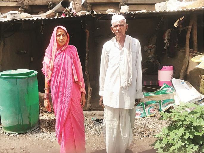 It was easy to die without growing soybeans! | सोयाबीन न उगवल्यामुळे मरणेच सोपे वाटले ! 