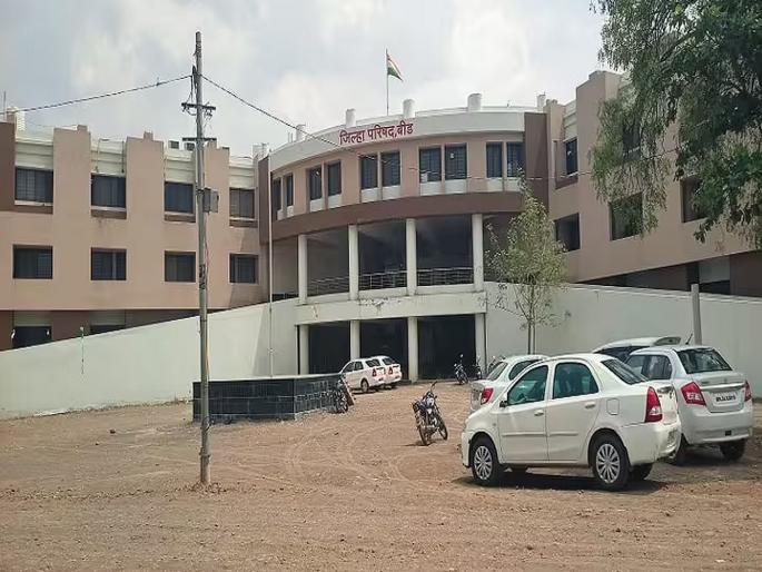 Sudden resignation of Beed District Disaster Management Officer; A leave was requested 2 days ago | बीड जिल्हा आपत्ती व्यवस्थापन अधिकाऱ्याचा अचानक राजीनामा; २ दिवसांपूर्वी मागितली होती सुट्टी Sudden resignation of Beed District Disaster Management Officer; A leave was requested 2 days ago | बीड जिल्हा आपत्ती व्यवस्थापन अधिकाऱ्याचा अचानक राजीनामा; २ दिवसांपूर्वी मागितली होती सुट्टी