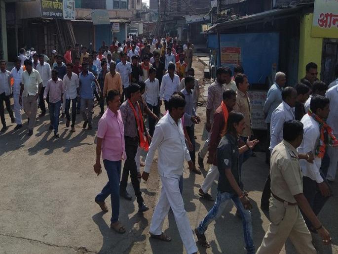 Majalgaon market closed, demanding arrest of the accused in the shop attack case | दुकान तोडफोड प्रकरणात आरोपींना अटक करण्याच्या मागणीसाठी माजलगावात कडकडीत बंद