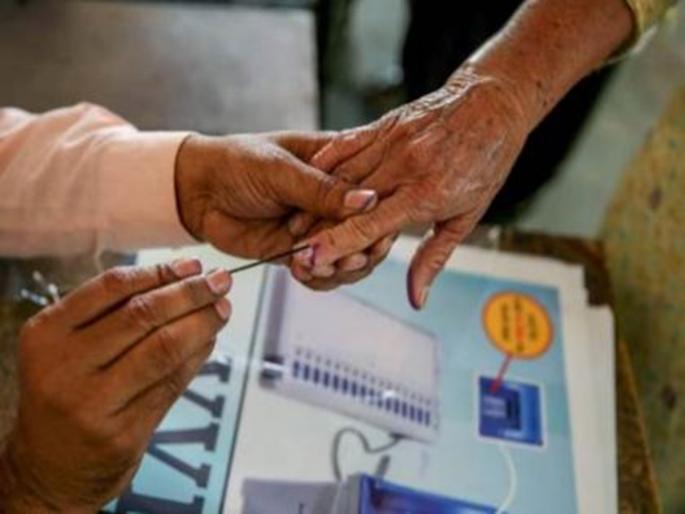 100 percent voting in the Solapur elections despite one person being dead | ऐकावे ते नवलच! एक व्यक्ती मृत असतानाही सोलापुरातील निवडणुकीत झाले १०० टक्के मतदान 100 percent voting in the Solapur elections despite one person being dead | ऐकावे ते नवलच! एक व्यक्ती मृत असतानाही सोलापुरातील निवडणुकीत झाले १०० टक्के मतदान