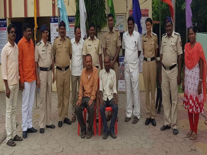 child kidnapping rumors in Beed; two are survived dour to citizens stand | बीडमध्ये अफवांचे पेव; सुजाण नागरिकांमुळे दोघे बालंबाल बचावले child kidnapping rumors in Beed; two are survived dour to citizens stand | बीडमध्ये अफवांचे पेव; सुजाण नागरिकांमुळे दोघे बालंबाल बचावले